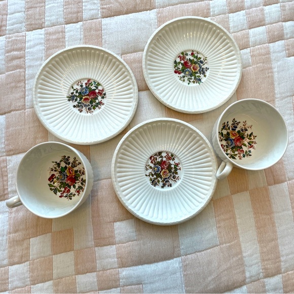 ADORABLE Wedgwood Edme Conway Sets, 2 Cups and‎ 3 Saucers, Vintage - Picture 2 of 7